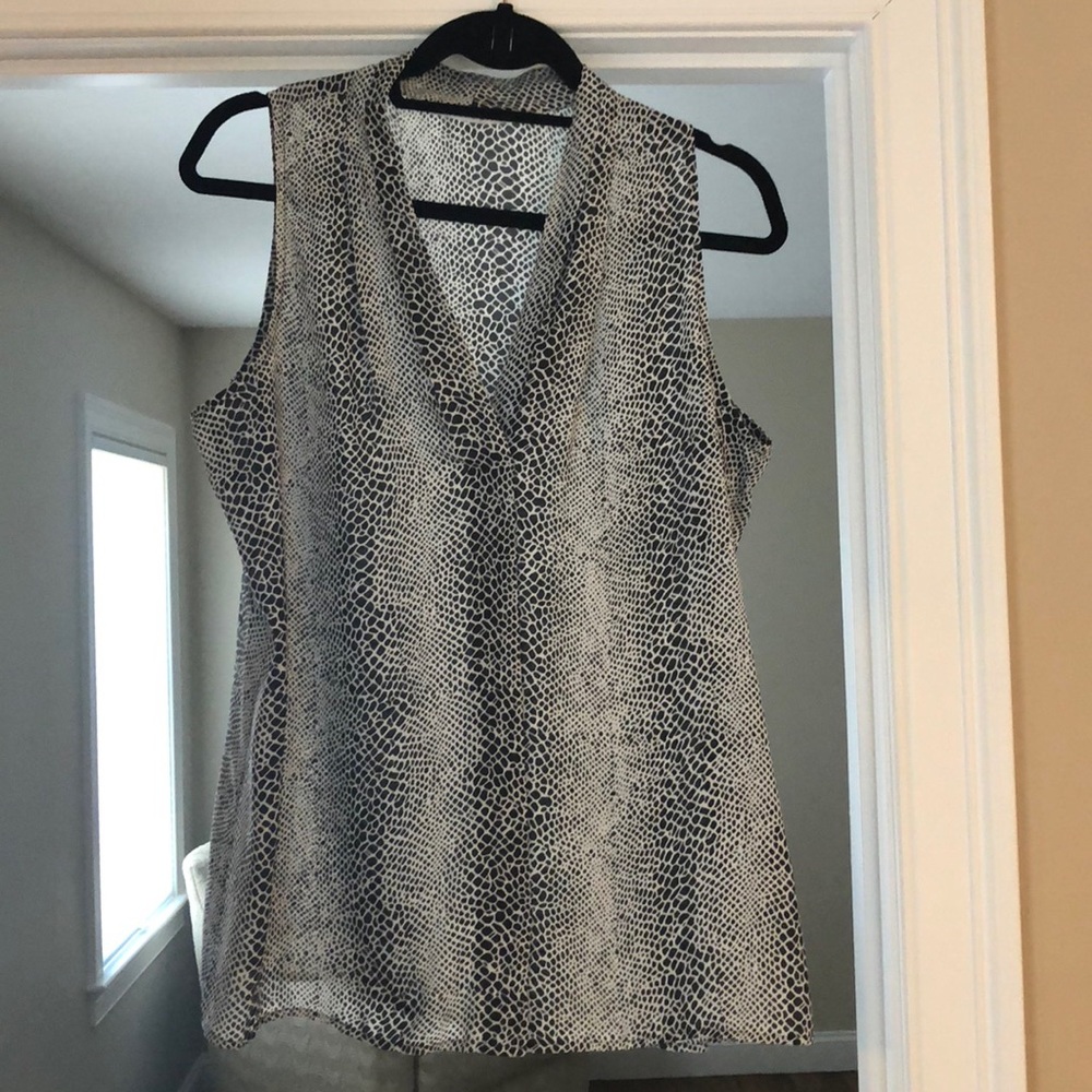 EUC animal print v-neck blouse